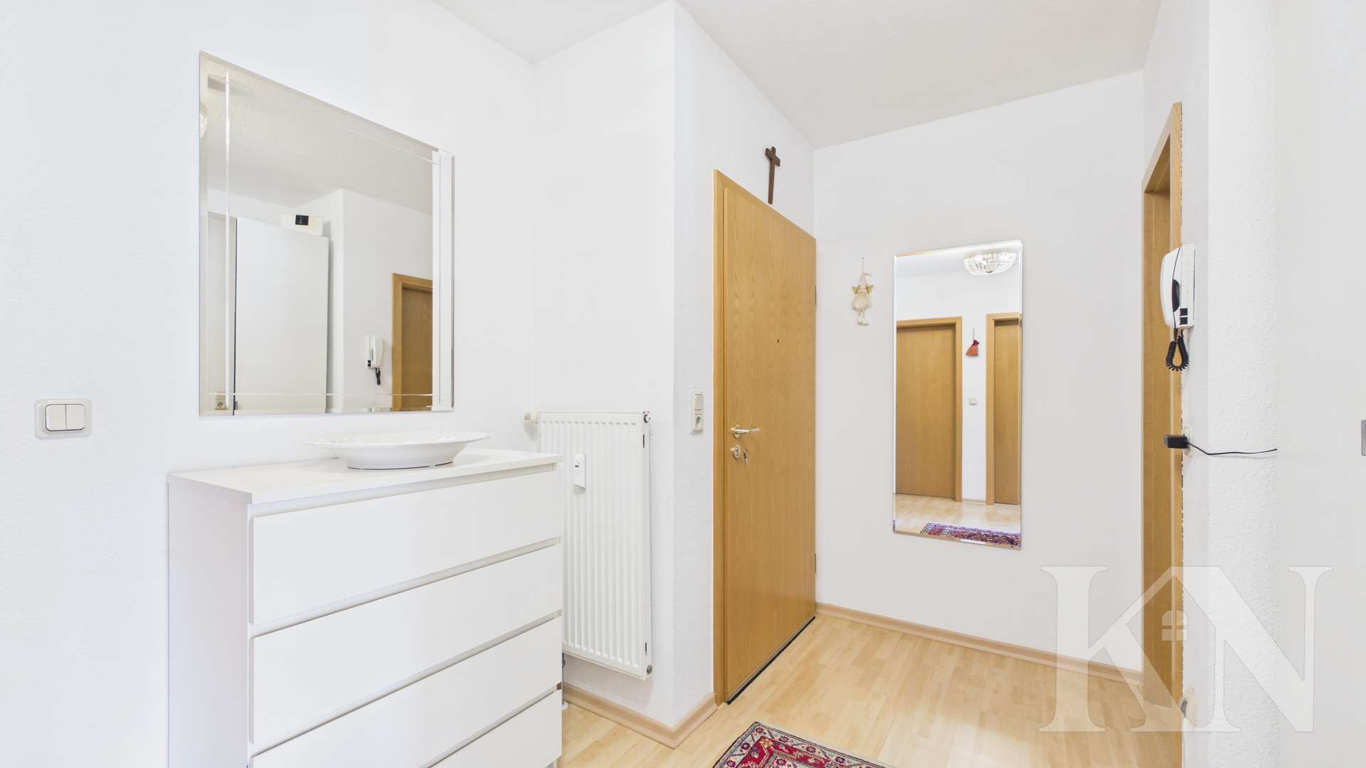 Diele - Gepflegte Eigentumswohnung mit Fernblick und Balkon in Saarbrücken-Eschringen