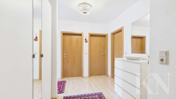 Diele - Gepflegte Eigentumswohnung mit Fernblick und Balkon in Saarbrücken-Eschringen