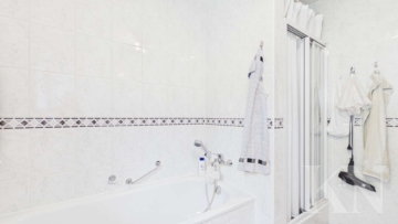 Badezimmer - Gepflegte Eigentumswohnung mit Fernblick und Balkon in Saarbrücken-Eschringen