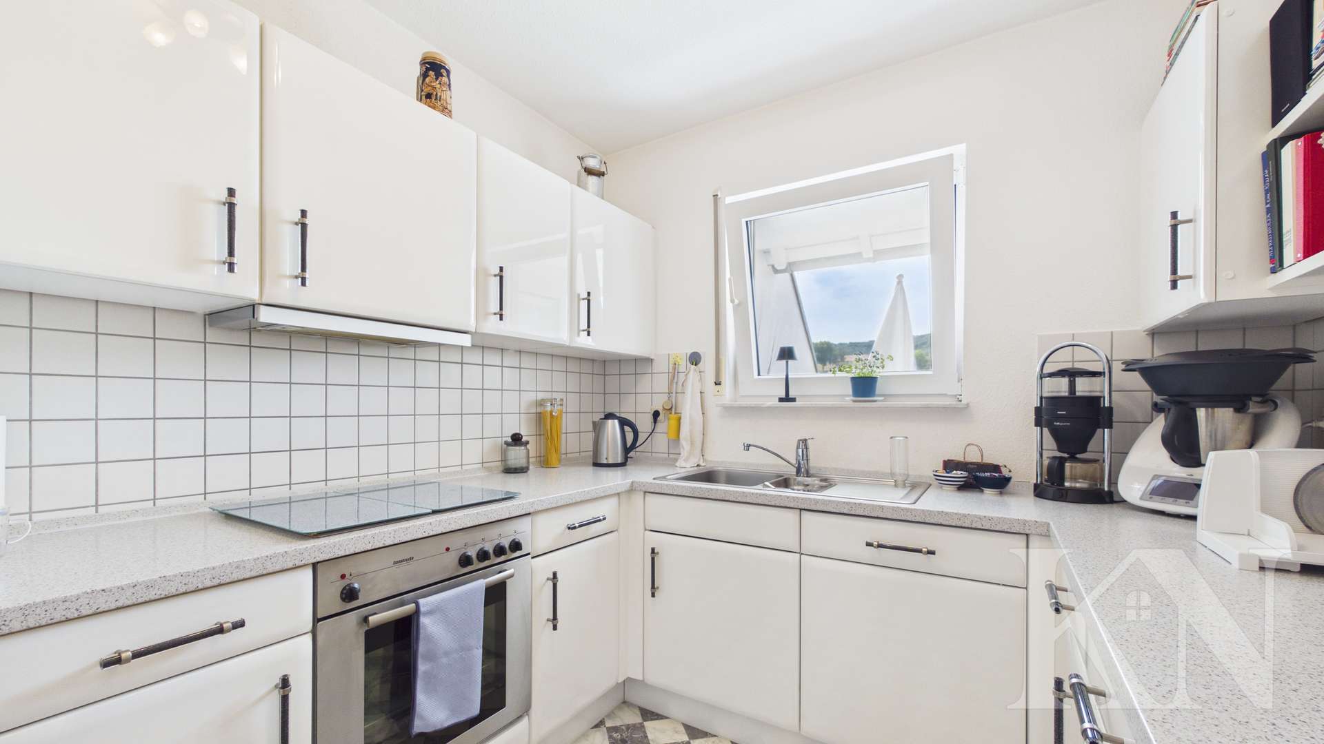 Küche - Gepflegte Eigentumswohnung mit Fernblick und Balkon in Saarbrücken-Eschringen
