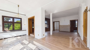 Offener Wohn- Essbereich - Altbauvilla mit Charme & Schieflage – 200 m² Wohnfläche auf 1.085 m² Grundstück