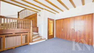 Zimmer 1 - Altbauvilla mit Charme & Schieflage – 200 m² Wohnfläche auf 1.085 m² Grundstück