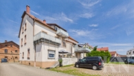 Rückansicht Haus Seitenansicht - Wohnen & Wohlfühlen – Ihr neues Zuhause in Bruchmühlbach-Miesau
