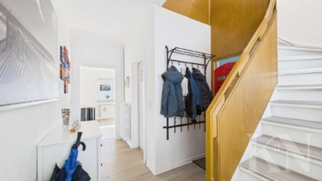 Diele - Gemütliches Einfamilienhaus mit Holzofen, Garage, Balkon & Garten – Ihr neues Zuhause in Nohfelden!