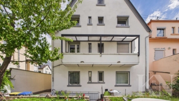 Rückansicht - Wohnen, vermieten oder Mehrgenerationenwohnen – Dreifamilienhaus in Saarbrücken