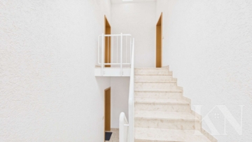 Treppenhaus - Wohnen in Riegelsberg – Gepflegte Dachgeschosswohnung mit Balkon