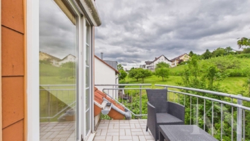 Balkon - Wohnen in Riegelsberg – Gepflegte Dachgeschosswohnung mit Balkon