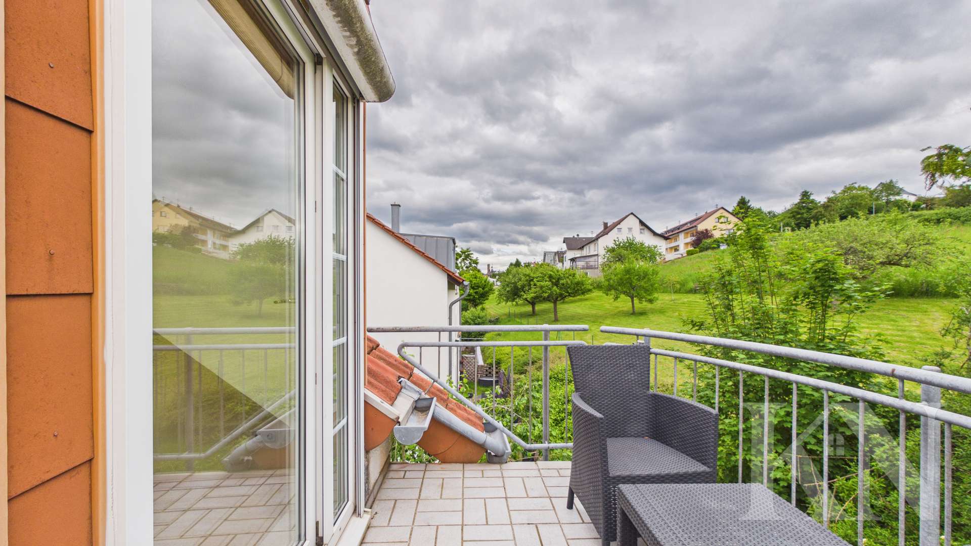 Balkon - Wohnen in Riegelsberg – Gepflegte Dachgeschosswohnung mit Balkon