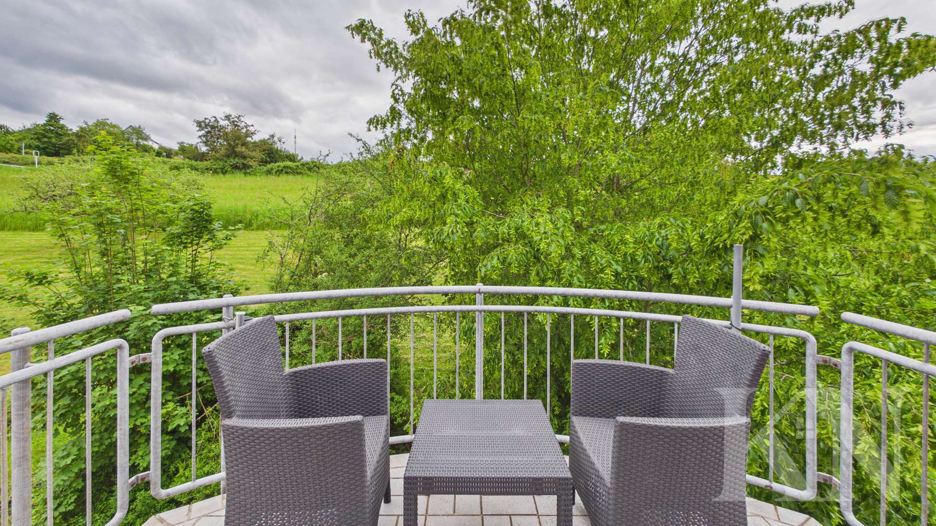 Balkon - Wohnen in Riegelsberg – Gepflegte Dachgeschosswohnung mit Balkon