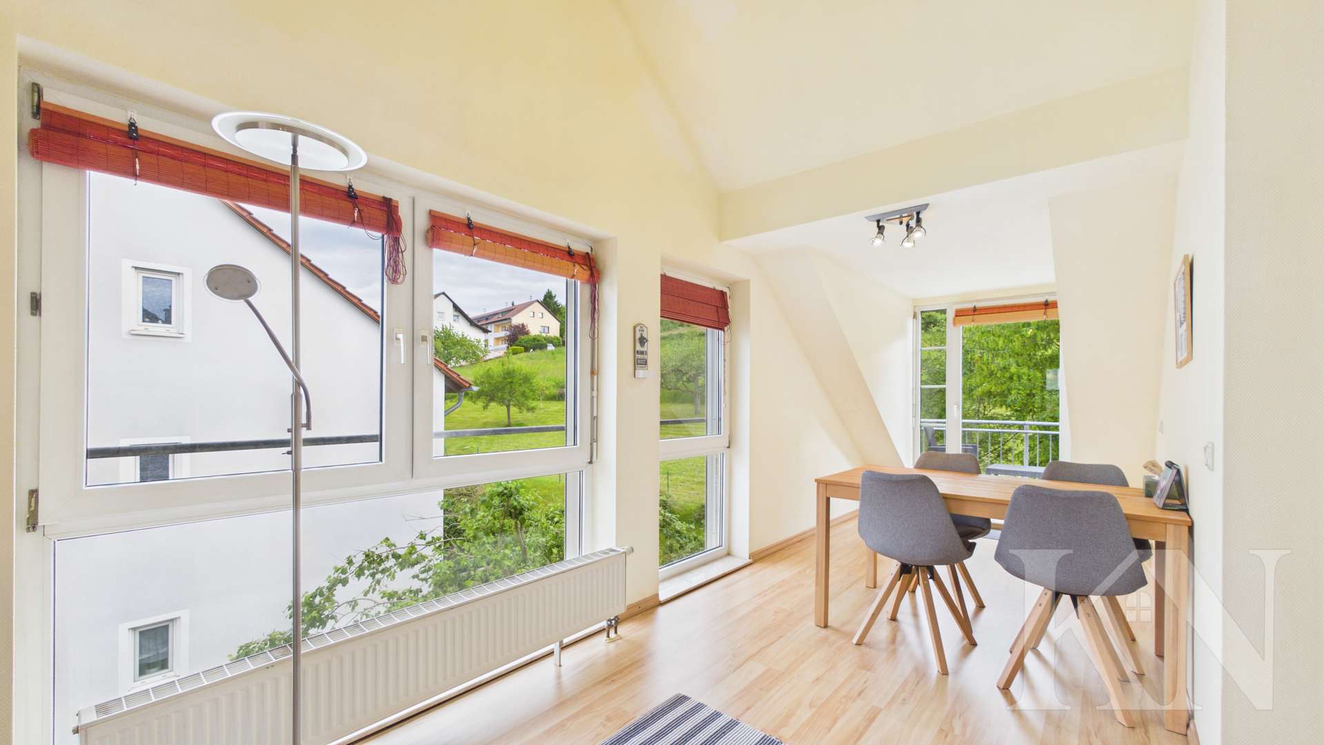 Essbereich - Wohnen in Riegelsberg – Gepflegte Dachgeschosswohnung mit Balkon