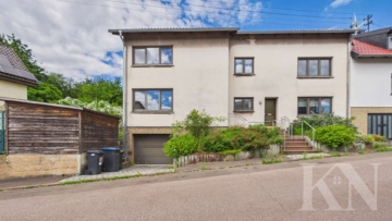Vorderansicht - Ein-Zweifamilienhaus mit Einliegerwohnung