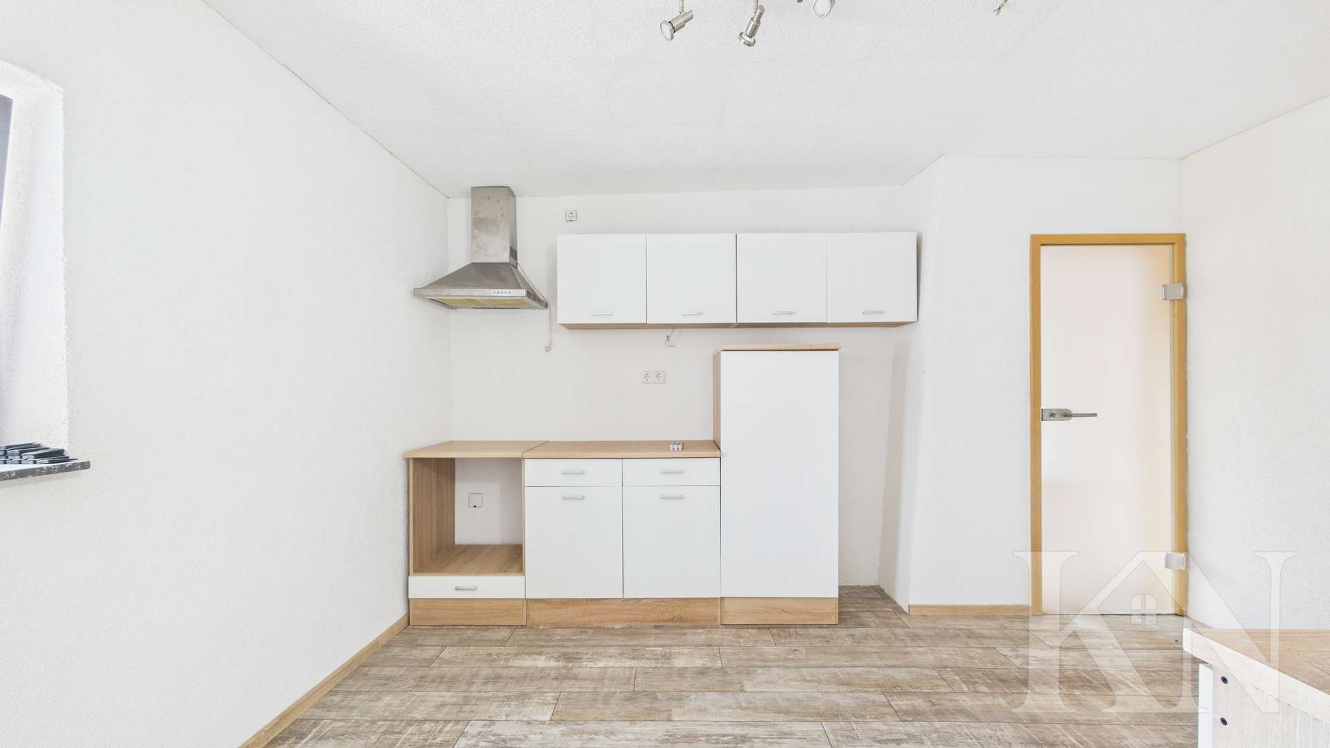 Küche 1.OG - Mehrfamilienhaus mit großem Potenzial in Gersheim – PV-Anlage und separate Scheune