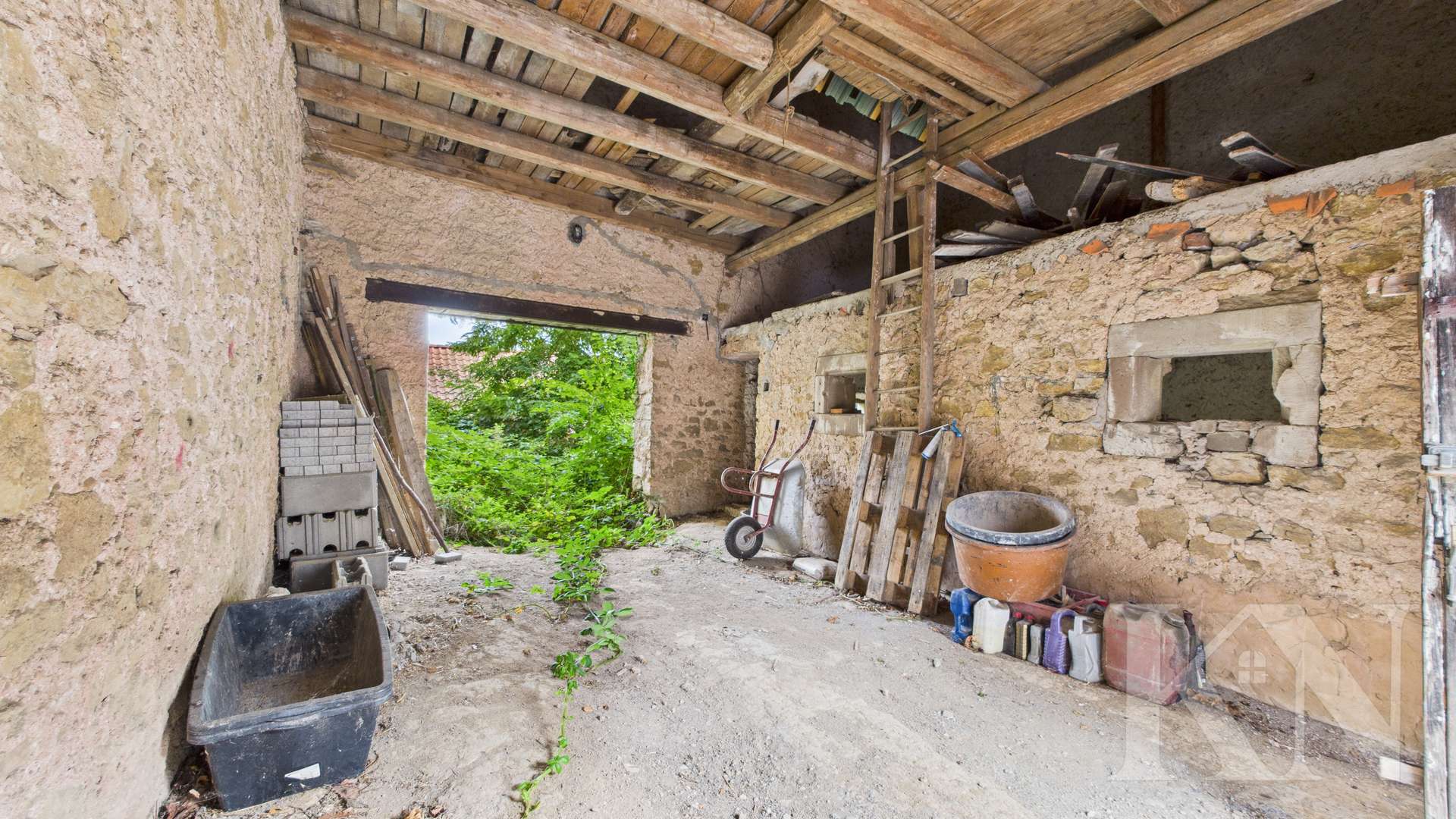 Schuppen - Mehrfamilienhaus mit großem Potenzial in Gersheim – PV-Anlage und separate Scheune