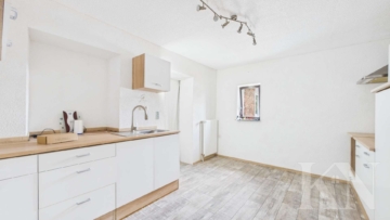 Küche 1.OG - Mehrfamilienhaus mit großem Potenzial in Gersheim – PV-Anlage und separate Scheune