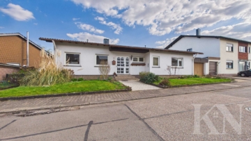 Freistehender Bungalow mit Einliegerwohnung in Top-Lage von Illingen, 66557 Illingen, Einfamilienhaus
