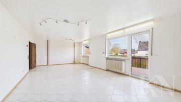 Wohnzimmer - Freistehender Bungalow mit Einliegerwohnung in Top-Lage von Illingen