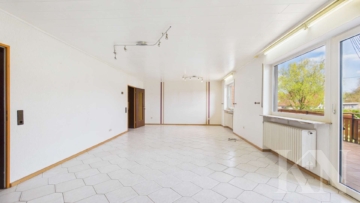 Wohnzimmer - Freistehender Bungalow mit Einliegerwohnung in Top-Lage von Illingen