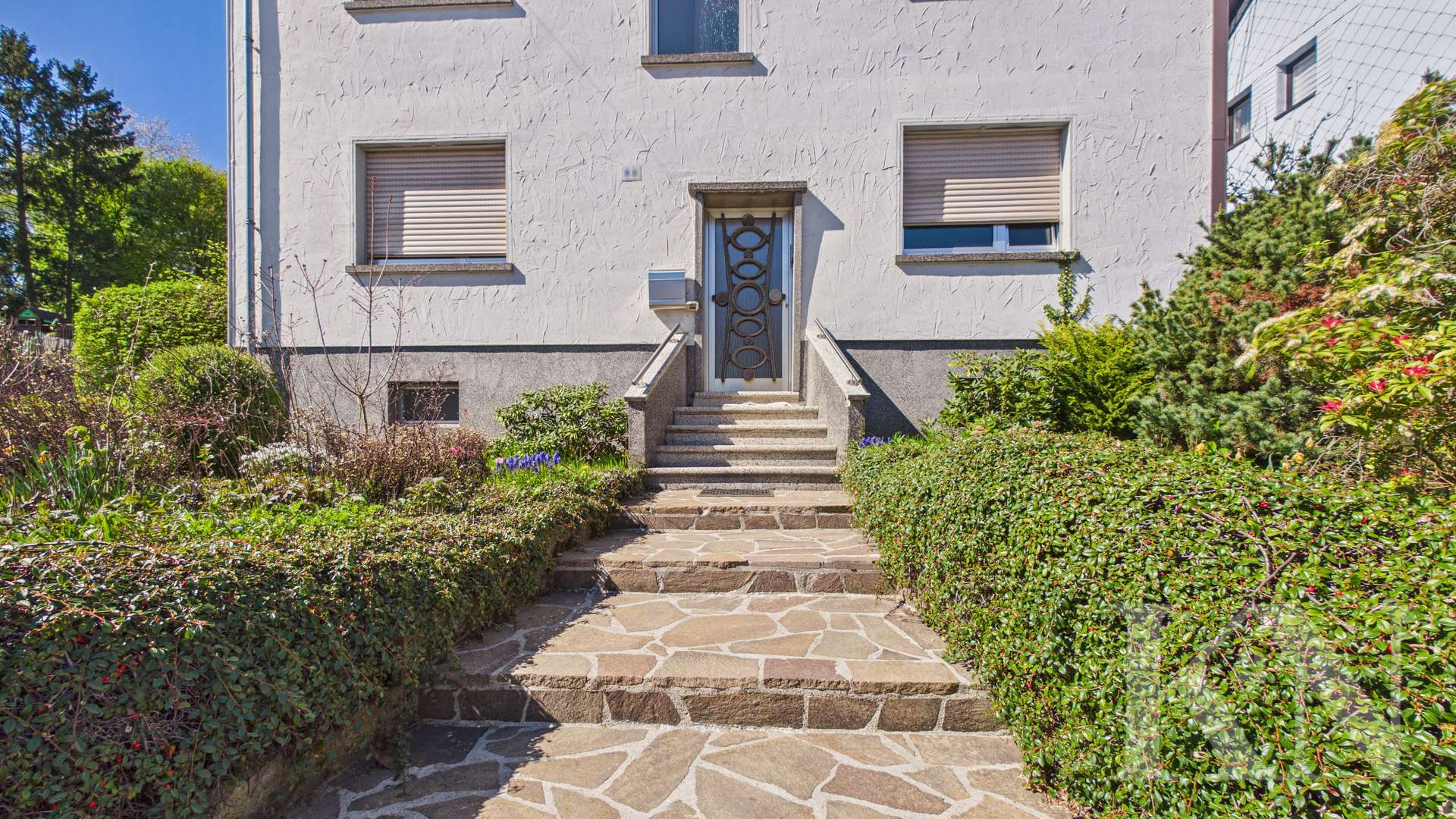 Hauseingang - Mehrfamilienhaus in Riegelsberg – ideal für Kapitalanleger