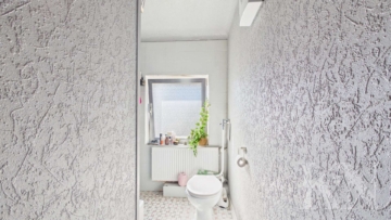 Badezimmer Dachgeschoss - Mehrfamilienhaus in Riegelsberg – ideal für Kapitalanleger
