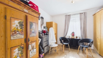 EG Ankleide - Einfamilienhaus mit Potenzial in Quierschied – Wohnhaus mit zwei möglichen Wohneinheiten