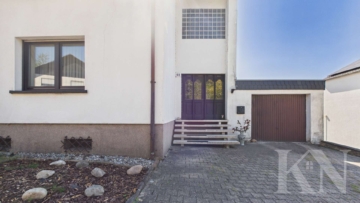 Hauseingang - Zwei Wohneinheiten, ein Zuhause – vielseitig wohnen in Kutzhof