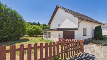 Seitenansicht - Zwei Wohneinheiten, ein Zuhause – vielseitig wohnen in Kutzhof