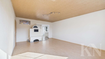 Wohnzimmer - Großzügiges Wohnen in Merzig – Einfamilienhaus mit Garten, Balkon & Wintergarten