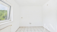 Küche - Attraktive Kapitalanlage oder gemütliches Zuhause – 3-Zimmer-Dachgeschosswohnung in Merzig