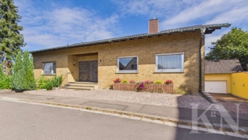 Großzügiges Einfamilienhaus mit Einliegerwohnung, 1.018 m² Grundstück und Weitblick in Riegelsberg!, 66292 Riegelsberg, Einfamilienhaus