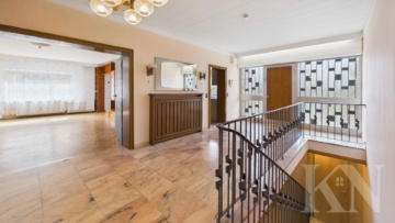 Eingangsbereich / Diele - Großzügiges Einfamilienhaus mit Einliegerwohnung, 1.018 m² Grundstück und Weitblick in Riegelsberg!