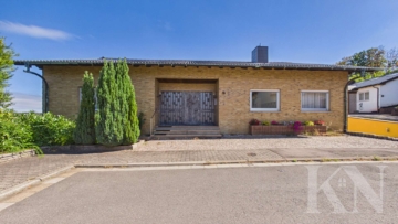 Frontansicht - Großzügiges Einfamilienhaus mit Einliegerwohnung, 1.018 m² Grundstück und Weitblick in Riegelsberg!
