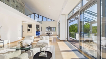Wohn- Essbereich - Exklusives Penthouse mit Galerie & Fernblick – Wohnen auf höchstem Niveau auf dem Triller!