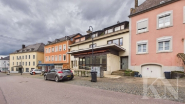 Front - Wohnen & Arbeiten vereint – Großzügiges Wohn- und Geschäftshaus im Zentrum von Perl