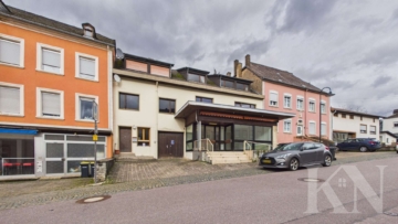 Wohnen & Arbeiten vereint – Großzügiges Wohn- und Geschäftshaus im Zentrum von Perl, 66706 Perl, Mehrfamilienhaus