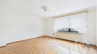 Wohnzimmer Erdgeschoss - Charmantes Zweifamilienhaus mit Ausbaureserve in Riegelsberg