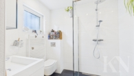 Badezimmer - Zwei,- bis Dreifamilienhaus in Top-Lage