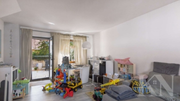 Wohnzimmer - Freistehendes Einfamilienhaus mit Entwicklungspotenzial in Bischmisheim