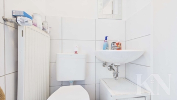 Gäste WC - Freistehendes Einfamilienhaus mit Entwicklungspotenzial in Bischmisheim