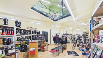 Gewerbeeinheit - Zentrale Gewerbeimmobilie mit Wohnbereich – Sichtbarkeit und Potenzial in Heusweiler