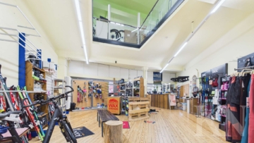 Gewerbeeinheit - Zentrale Gewerbeimmobilie mit Wohnbereich – Sichtbarkeit und Potenzial in Heusweiler