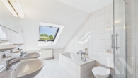 Badezimmer - Maisonettewohnung in ruhiger Lage von Riegelsberg