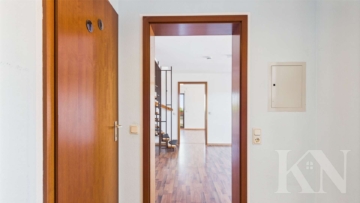 Diele - Großzügige 4-Zimmer-Maisonette mit Loggia, Balkon und Stellplatz in Riegelsberg