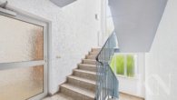 Treppenhaus - Top für Kapitalanleger: Charmante 1-Zimmer-Wohnung mit Balkon, Aufzug und Stellplatz!