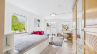 Wohnbereich - Top für Kapitalanleger: Charmante 1-Zimmer-Wohnung mit Balkon, Aufzug und Stellplatz!