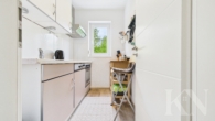 Küche - Top für Kapitalanleger: Charmante 1-Zimmer-Wohnung mit Balkon, Aufzug und Stellplatz!