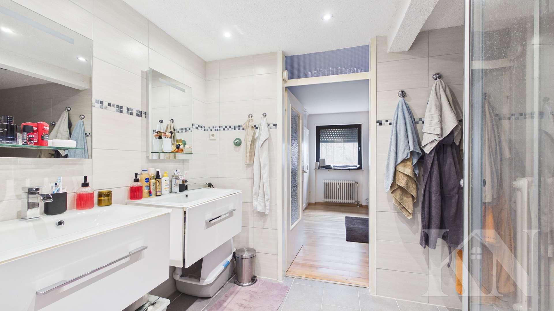 Badezimmer - Top-Lage: Erdgeschosswohnung mit Balkon, TG-Stellplatz & Wellnessbereich in Saarbrücken-Rotenbühl