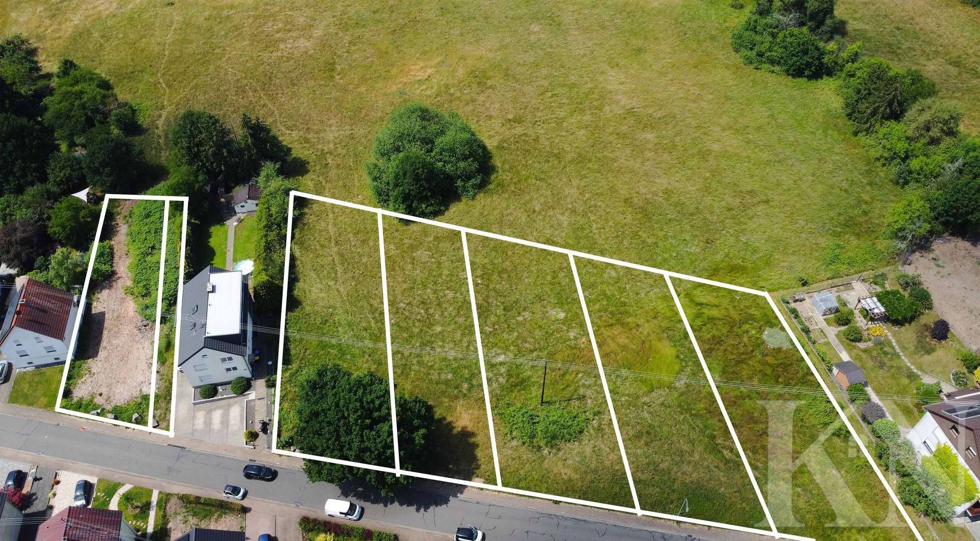 Front eingezeichnet - Idyllisch, eben & sofort bebaubar – Traumhaftes ca. 838 m² Grundstück am Feldrand in Riegelsberg