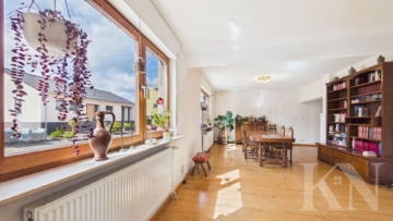Wohn- / Essbereich - Viel Platz für die Familie: Freistehendes Ein- bis Zweifamilienhaus mit Garten in Quierschied!