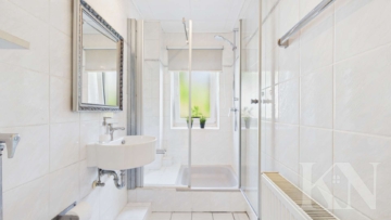 Badezimmer EG - Gepflegte Doppelhaushälfte mit Terrasse, Balkon & ausgebautem Dachgeschoss
