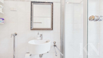 Badezimmer EG - Gepflegte Doppelhaushälfte mit Terrasse, Balkon & ausgebautem Dachgeschoss